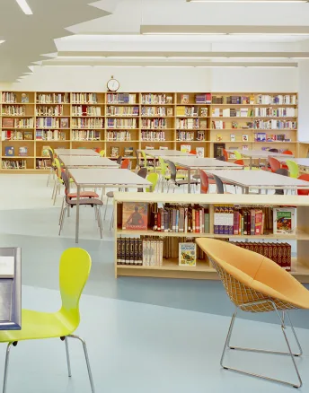 Move school : library